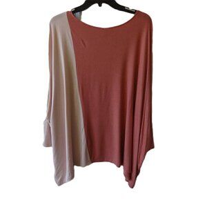 Wynne Layers brand size XL two tone top new with tags, stretch, dolman sleeves